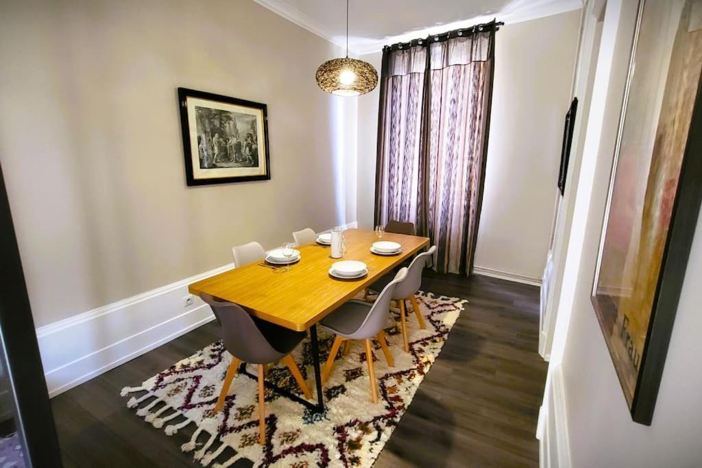 Appartement De La Bibliotheque Безансон Екстериор снимка