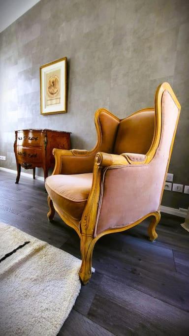 Appartement De La Bibliotheque Безансон Екстериор снимка