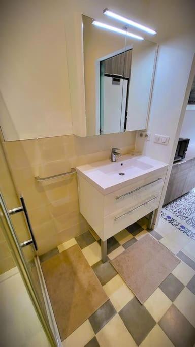 Appartement De La Bibliotheque Безансон Екстериор снимка