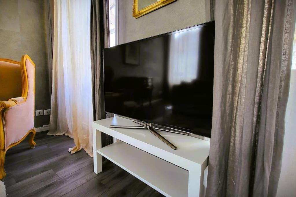 Appartement De La Bibliotheque Безансон Екстериор снимка