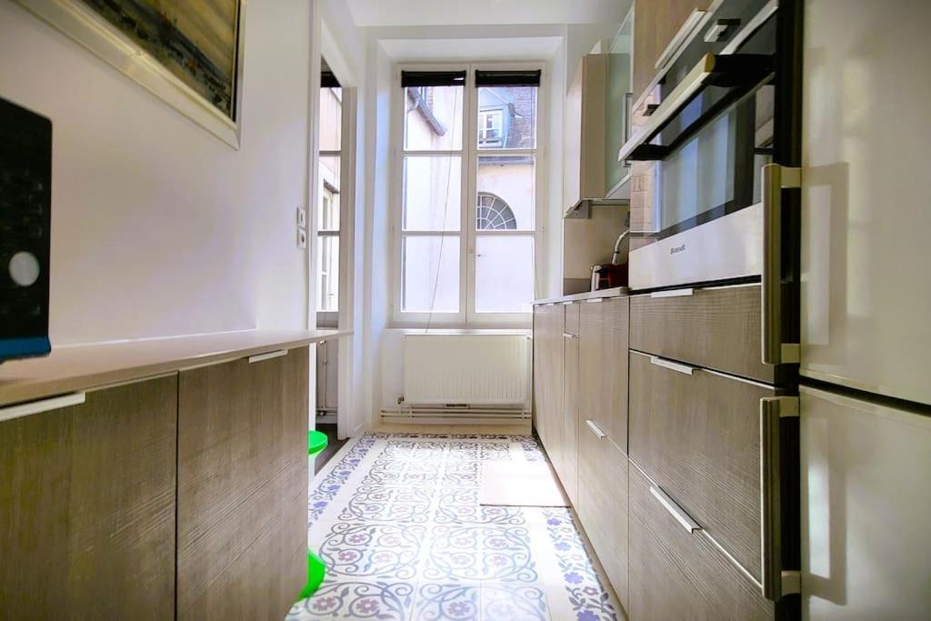Appartement De La Bibliotheque Безансон Екстериор снимка